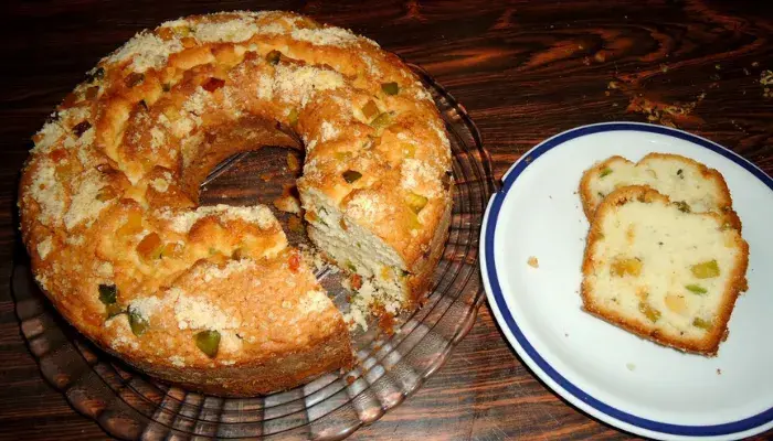 Bolo de Natal Com Frutas Cristalizadas