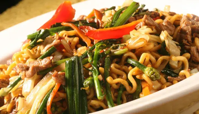 Yakisoba de Carne