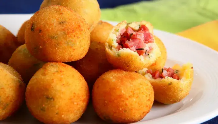 Bolinho de Batata Doce Com Calabresa