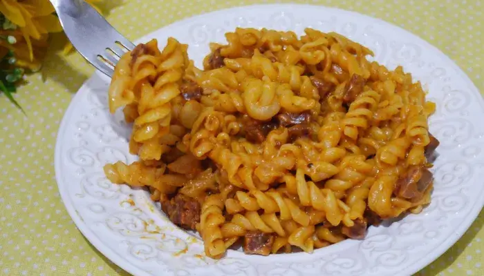 Macarrão Cremoso Com Calabresa