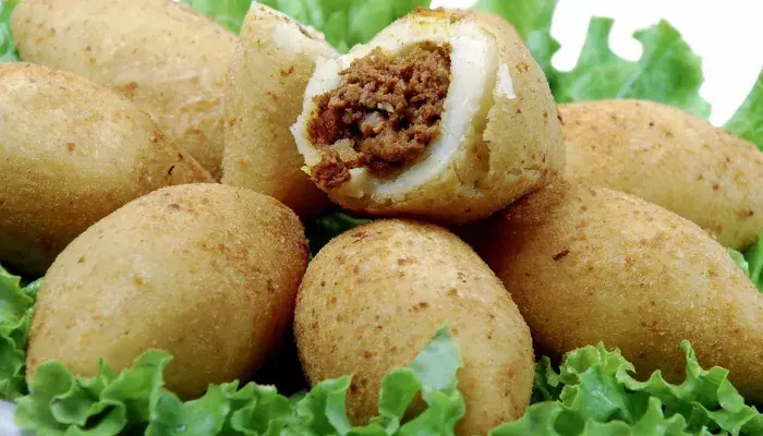 Bolinho de Aipim Com Carne