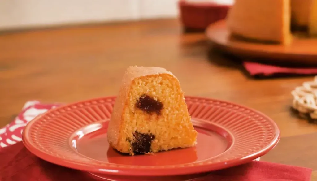 Bolo de Fubá Com Goiabada