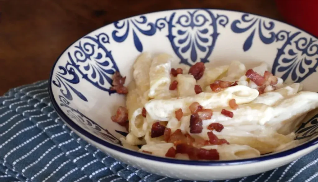 Penne Com Queijos e Bacon
