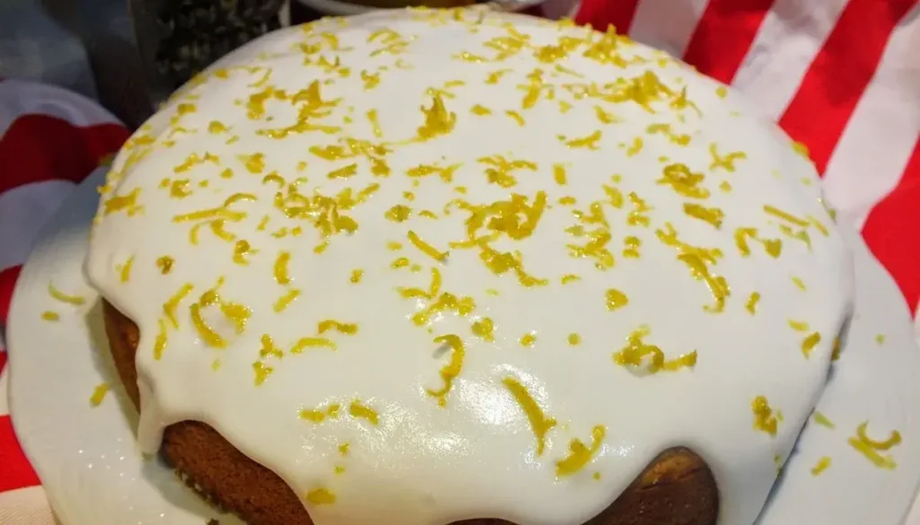 Bolo de Limão Com Cobertura