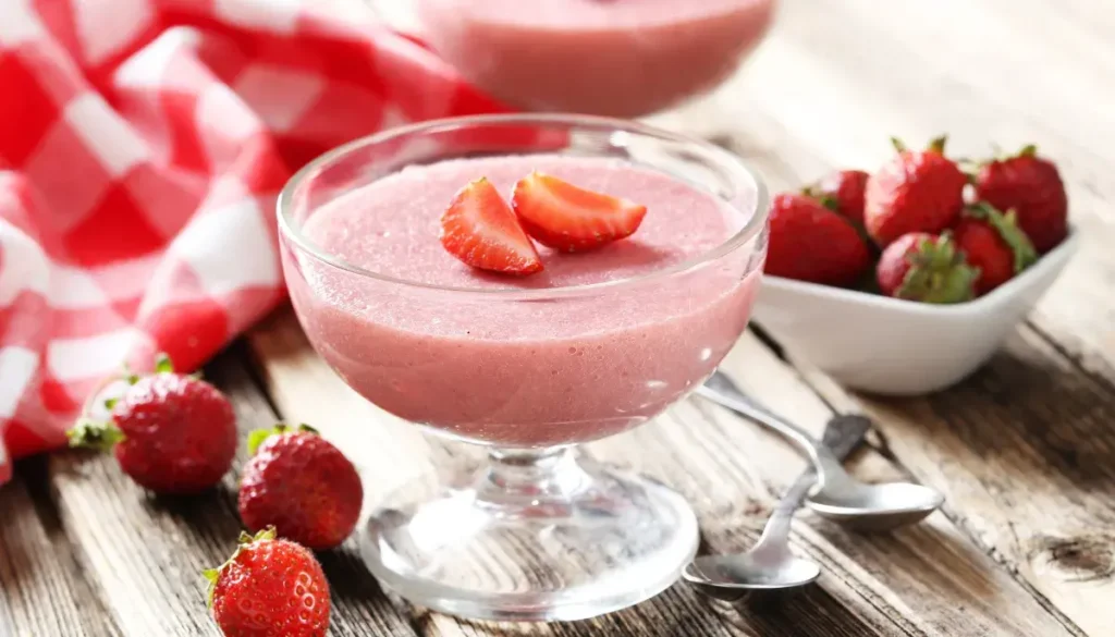 Mousse de Morango Com Gelatina